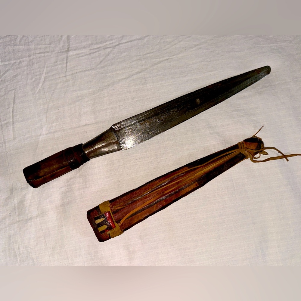 Handcrafted Rwandan Ceremonial Blade with Leather Sheath - Picture 2 of 5